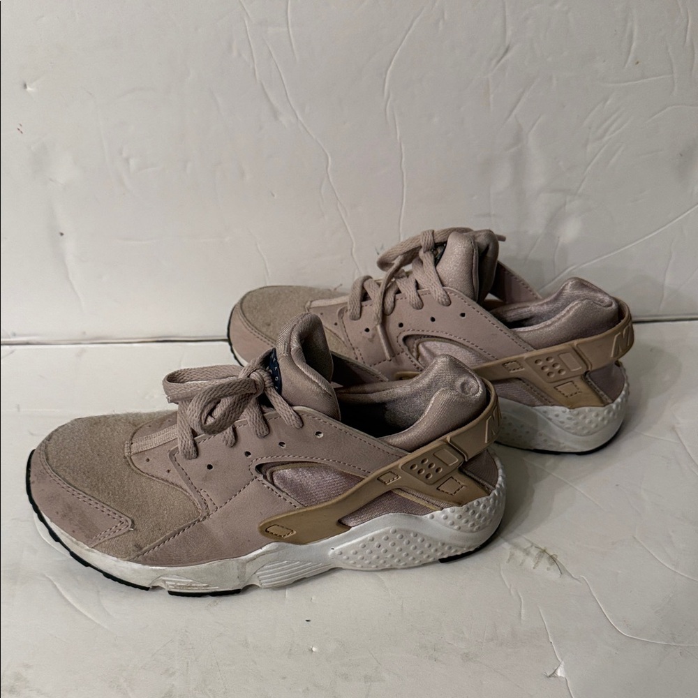 Nike mauve pink hurache sneakers size 2 youth kids - Picture 3 of 5